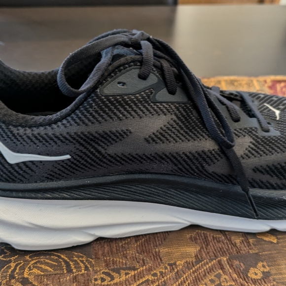 Hoka Clifton 9 Men's size 11.5D. Black with white. - Picture 4 of 11